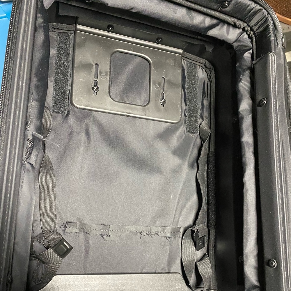 Briggs & Riley Carry On Suitcase - Picture 4 of 10